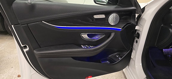 Mercedes-Benz E200 17 of 25