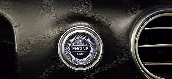 Mercedes-Benz E200 21 of 25