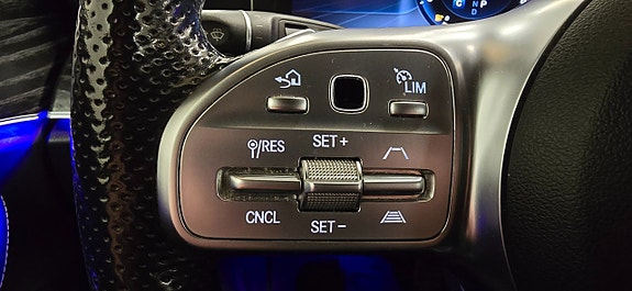 Mercedes-Benz E200 19 of 25