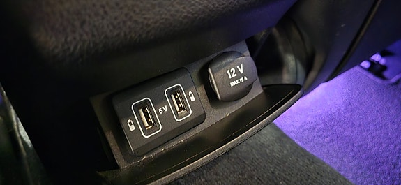 Mercedes-Benz E200 23 of 25