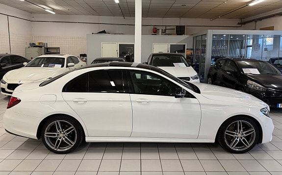Mercedes-Benz E220 d 2 of 5