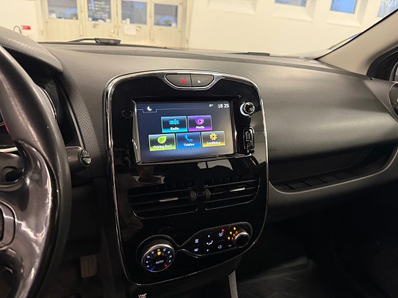 Renault Clio 13 of 18