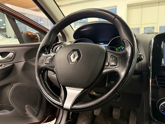 Renault Clio 11 of 18