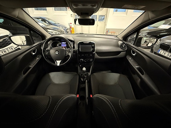 Renault Clio 10 of 18