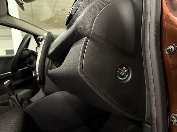 Renault Clio 15 of 18