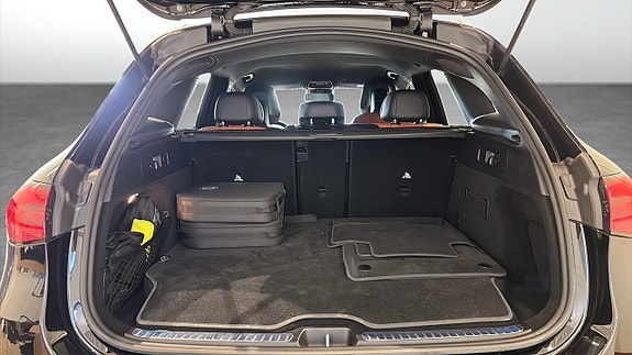Mercedes-Benz GLC300 e 10 of 12