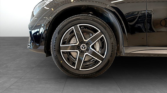 Mercedes-Benz GLC300 e 9 of 12