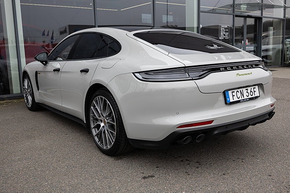 Porsche Panamera 4 7 of 16