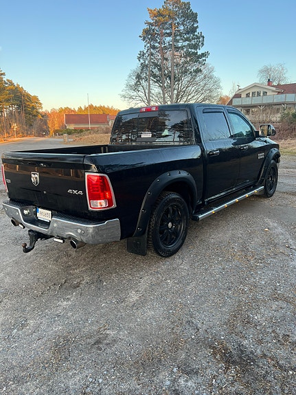 Dodge RAM 1500 3 of 4