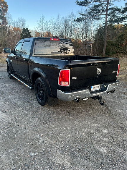 Dodge RAM 1500 4 of 4