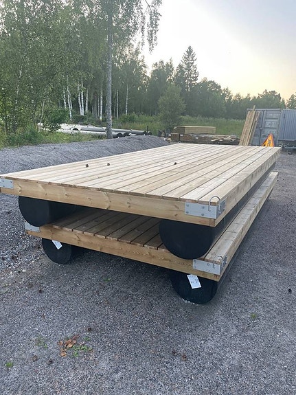 Pontonbryggor och pontoner