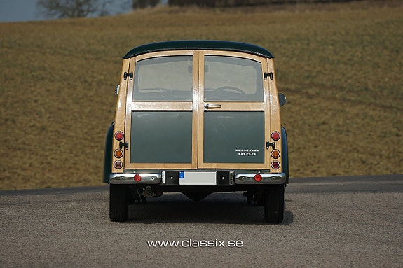 Morris Traveller 5 of 19
