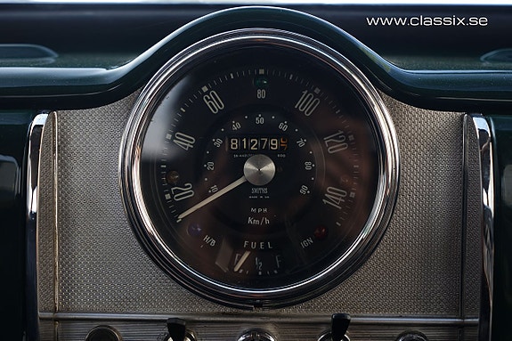 Morris Traveller 4 of 19