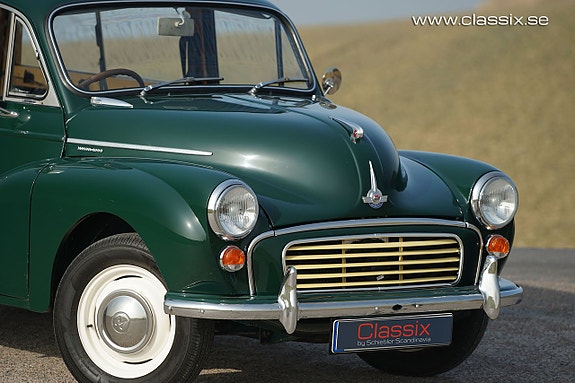 Morris Traveller 2 of 19