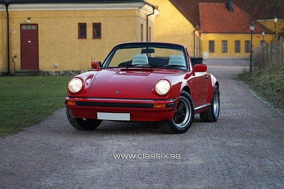 Porsche 911 2 of 5
