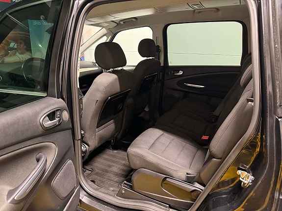 Ford Galaxy 11 of 30