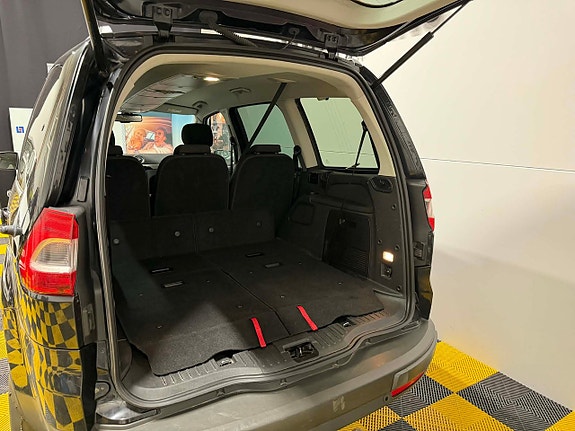 Ford Galaxy 10 of 30