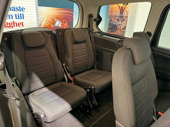 Ford Galaxy 25 of 30