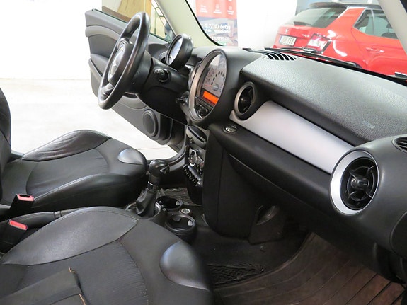 MINI Clubman Cooper D 18 of 23