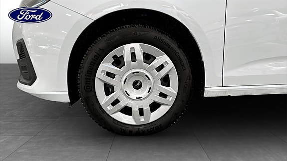 Ford Transit Connect 9 of 12