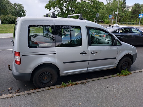 Volkswagen Caddy Maxi 2 of 2
