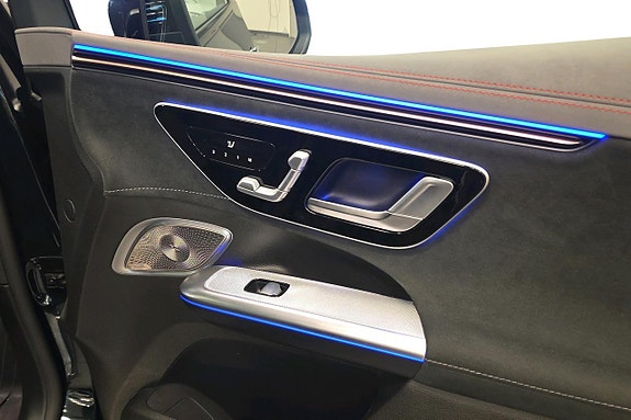 Mercedes-Benz EQE SUV 19 of 22