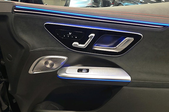 Mercedes-Benz EQE SUV 13 of 22