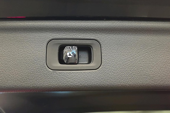 Mercedes-Benz EQE SUV 22 of 22