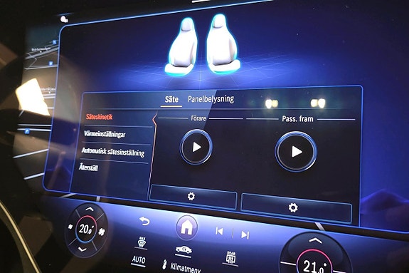 Mercedes-Benz EQE SUV 18 of 22