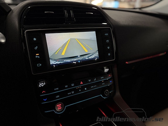Jaguar F-PACE 6 of 17