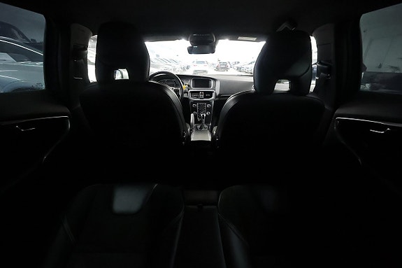 Volvo V40 11 of 21