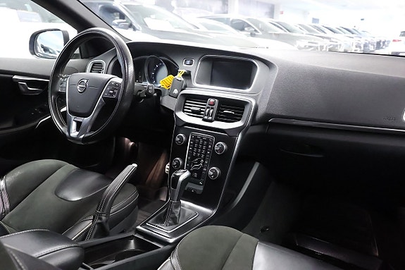 Volvo V40 15 of 21