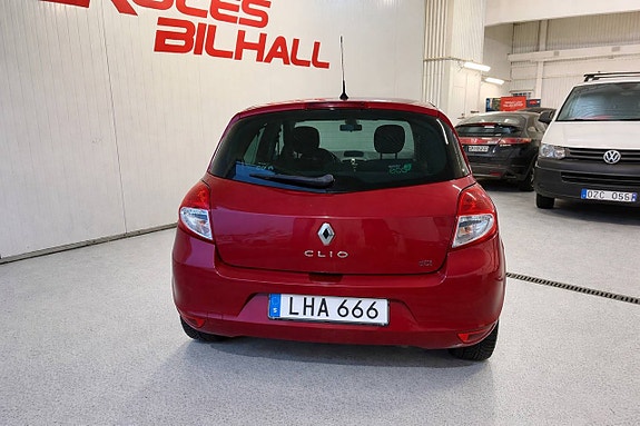Renault Clio 3 of 9