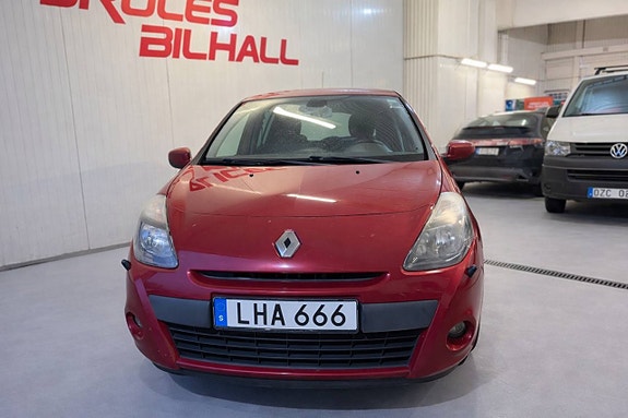 Renault Clio 6 of 9