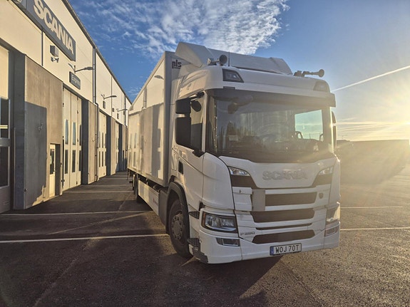 Scania P280 B4x2NB 2 of 11