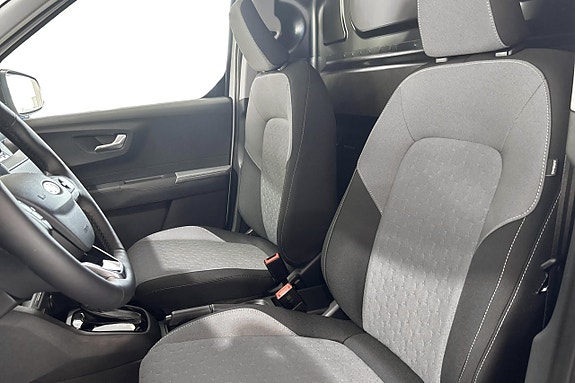 Ford Transit Courier 10 of 12