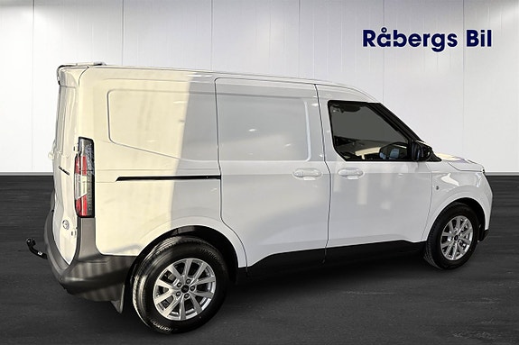 Ford Transit Courier 3 of 5