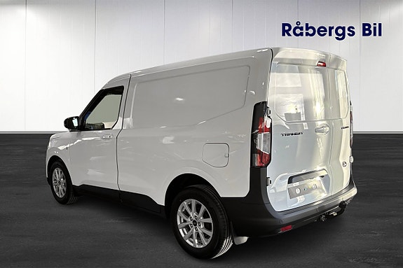 Ford Transit Courier 4 of 5