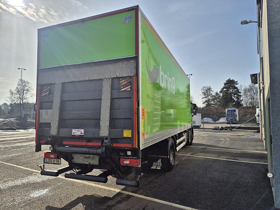 Scania P320 B4x2NB 3 of 10