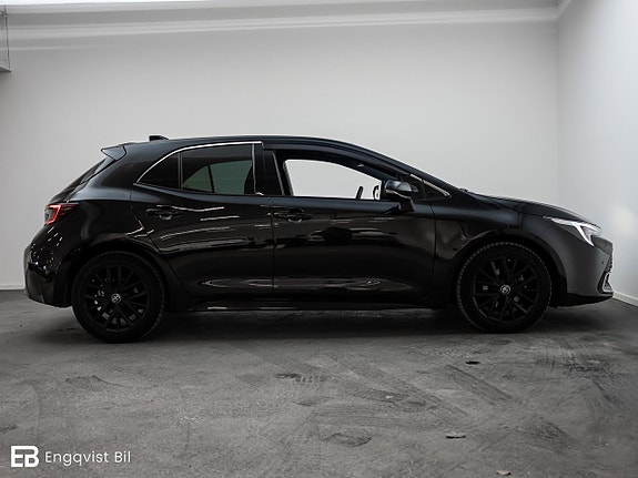 Toyota Corolla 9 of 30