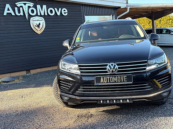 Volkswagen Touareg 3 of 5