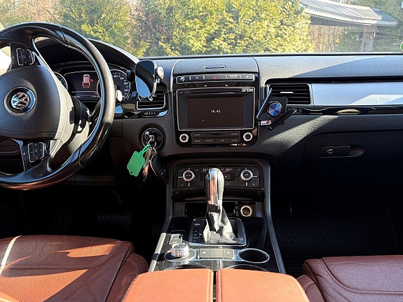 Volkswagen Touareg 12 of 22