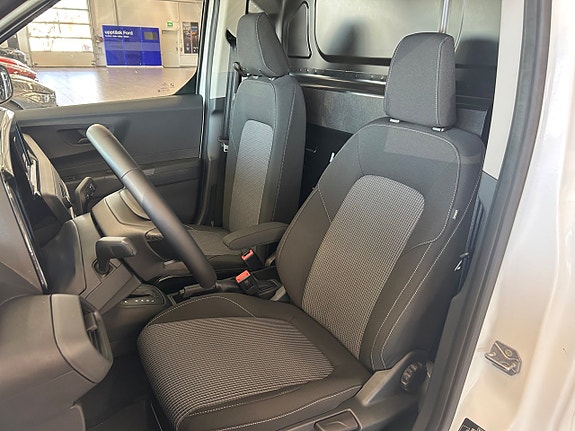 Ford Transit Courier 11 of 12