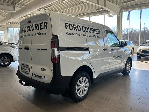 Ford Transit Courier 2 of 12
