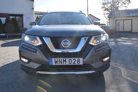 Nissan X-Trail 2 of 5