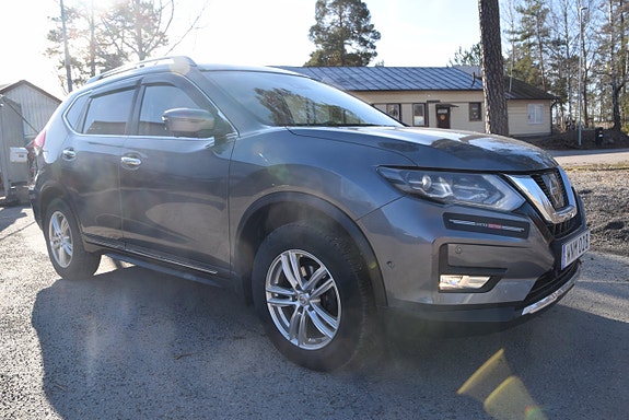 Nissan X-Trail 3 of 5