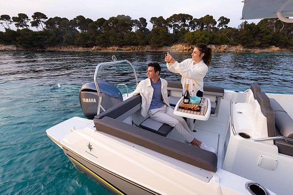 Jeanneau Cap Camarat 7.5 CC -26, Yamaha 225hk 3 of 11