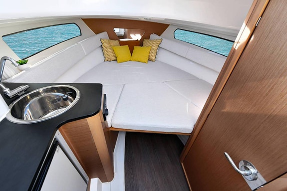 Jeanneau Cap Camarat 7.5 WA -26, Yamaha 225hk 7 of 11