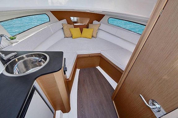 Jeanneau Cap Camarat 7.5 WA -26, Yamaha 225hk 6 of 11