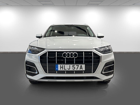 Audi Q5 2 of 20